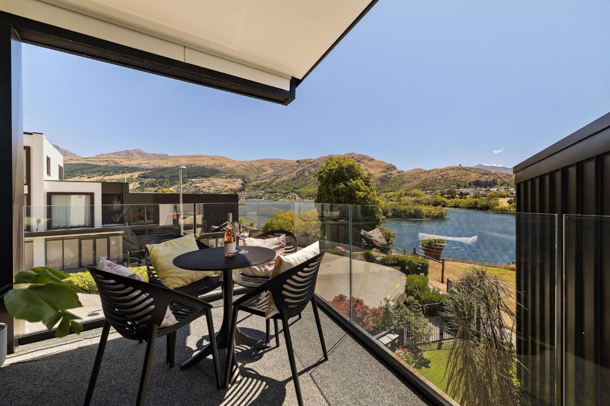 Homestead Retreat - 2 Bedroom - Lake View Queenstown Kültér fotó